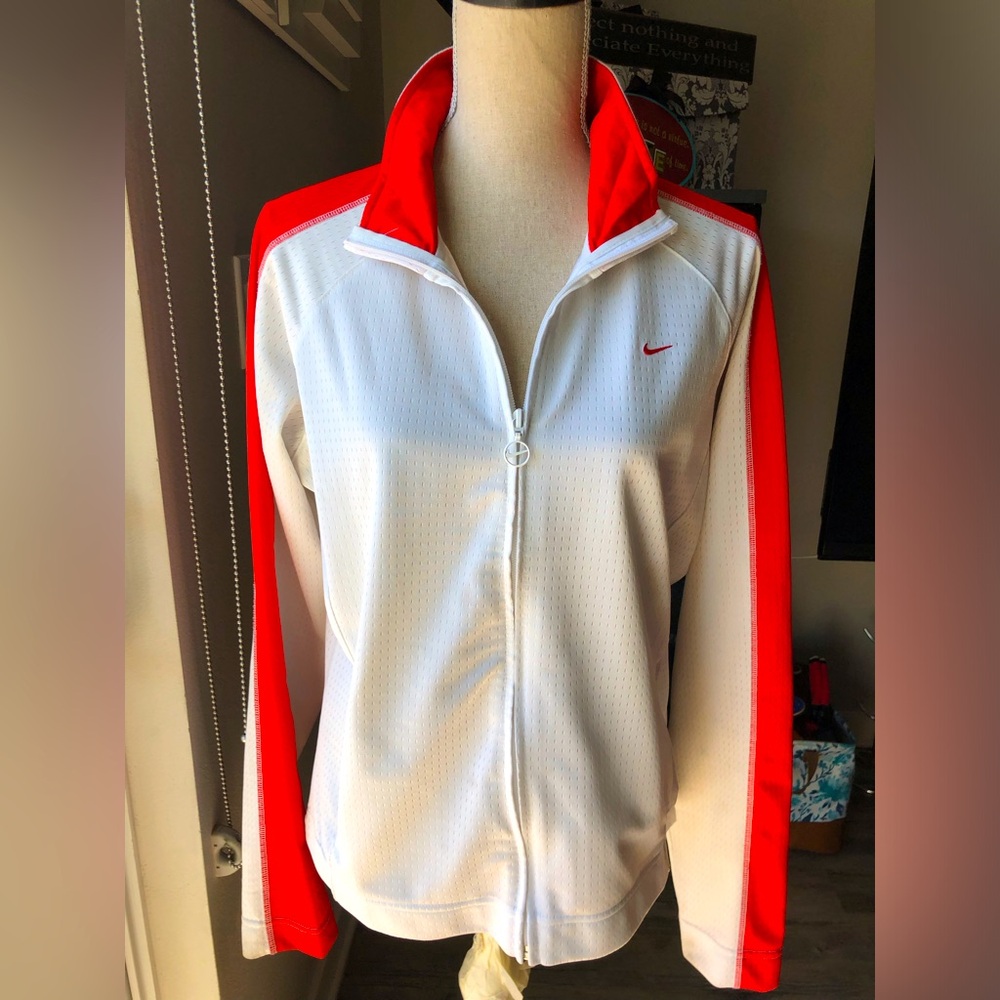 Ladies Nike Zip Front Jacket - Medium